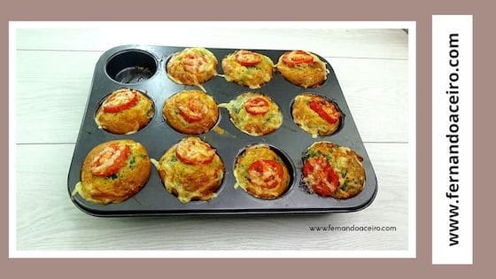 Hórnea los pastelitos de espinacas.