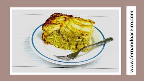 Pastel de avena saludable al corte.